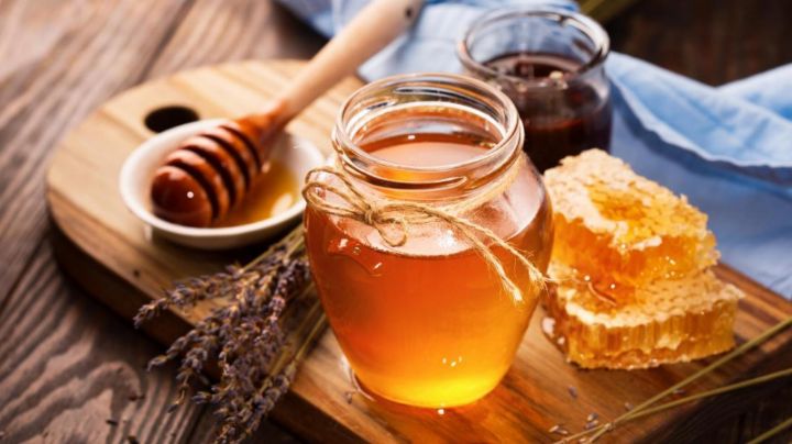 Mejora el rumbo de tu vida con este ritual de miel para una limpieza energética