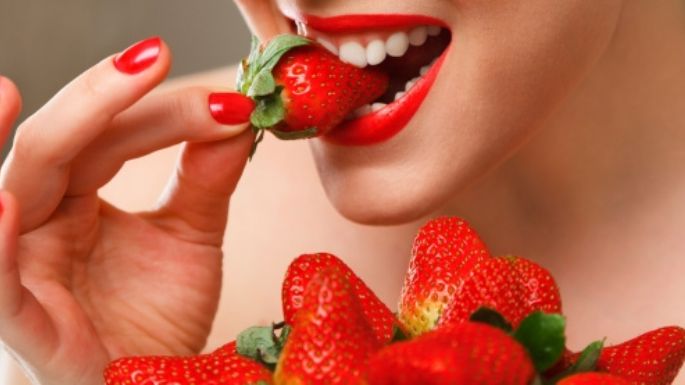 Para cuidar de tus dientes solo necesitas cepillarlos y comer estas deliciosas frutas