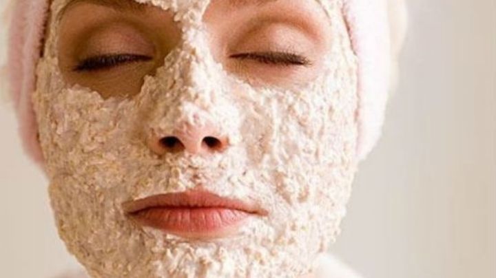 Retrasa la aparición de las arrugas con este exfoliante casero de avena y miel