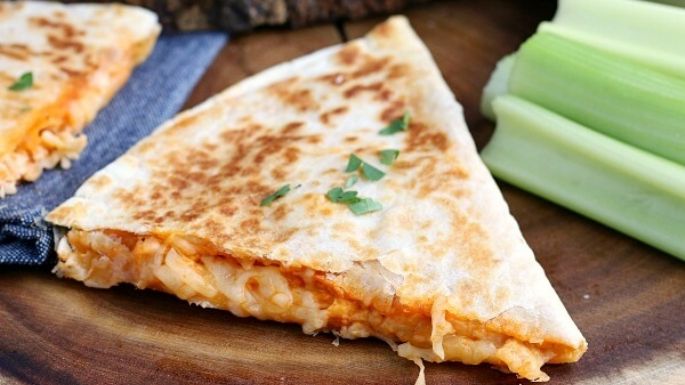 Estas quesadillas buffalo son perfectas para cuando andas a las carreras