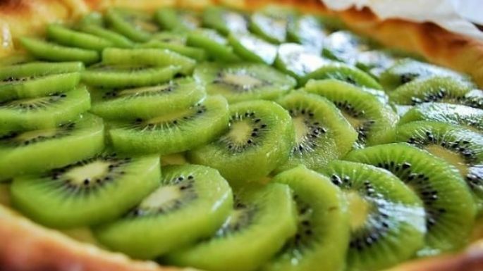 Una tarta frutal: Rica y fresca tarta de kiwi para una reunión especial