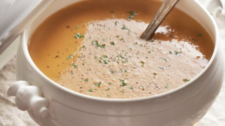 Sopa para toda la familia: Prepara esta receta con puerros y espárragos