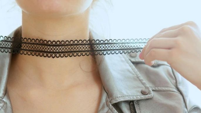 Aprende a elegir qué tipo de collar usar según el coste de tu blusa o camisa