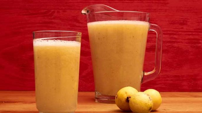 Así puedes preparar está rica y fresca agua de guayaba con canela