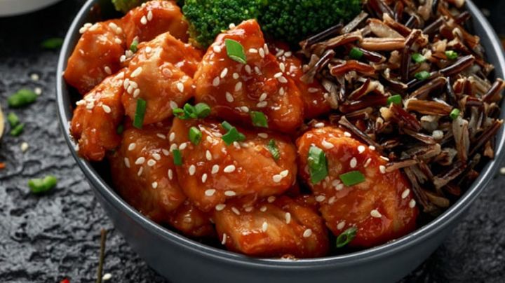 Aprende a prepara el famoso chicken teriyaki de la canción de Rosalía