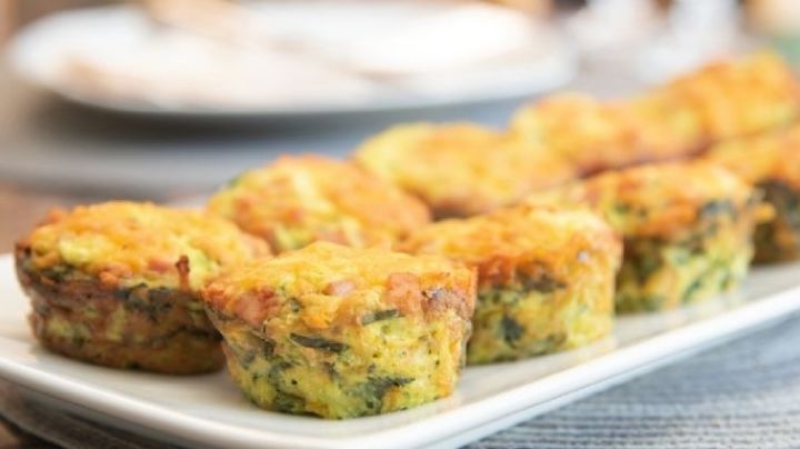 Desayuno saludable: Esponjosos muffins de espinaca con trocitos de tocino