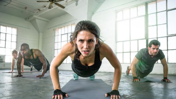 'Metcon': Este es el entrenamiento ideal para lucir un abdomen y brazos de impacto