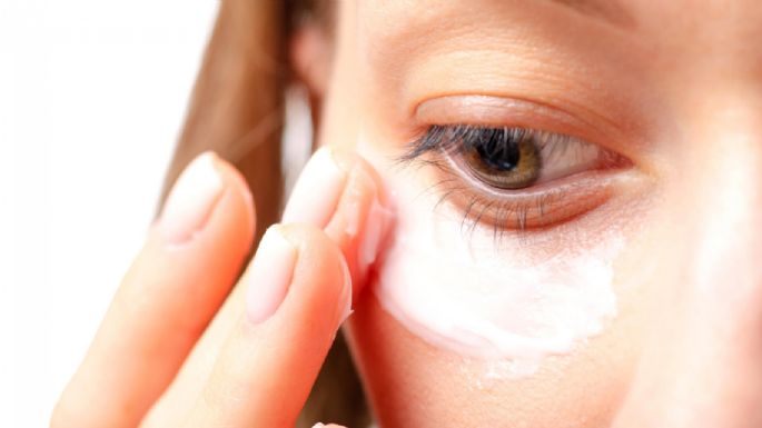 Desaparece las arruguitas de los ojos con esta crema casera de hierbabuena