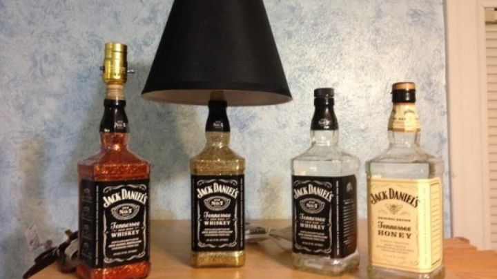 Decora tu casa con una lámpara de botella; tú puedes hacerla en 2 sencillos pasos