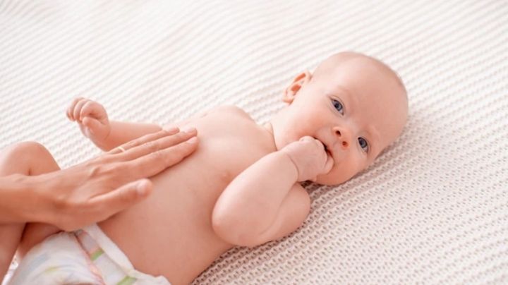 Cuida la salud digestiva de tu bebé con estos tips y evita que tenga dolor de estómago