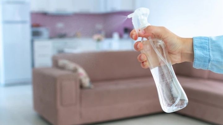 Así puedes hacer un neutralizador de olores casero que no mancha tus muebles