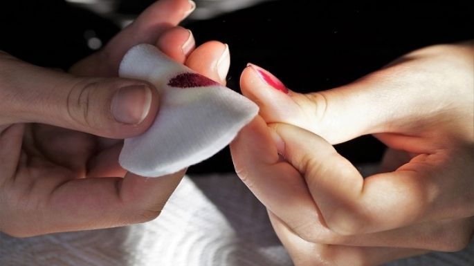 Consejos que te ayudarán a cuidar tus uñas después de una manicura permanente