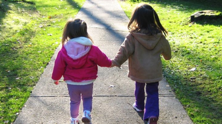 5 excelentes motivos por los cuales debes salir a caminar con tus hijos todos los días