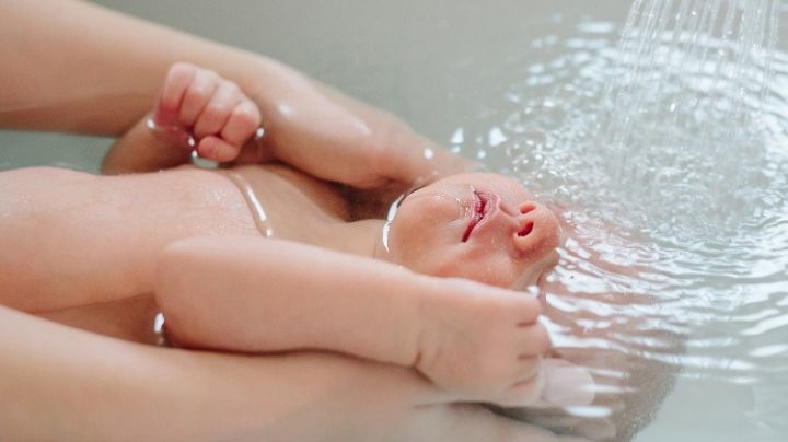 Baby Bath Thalasso: La técnica de ducha relajante que los recién nacidos necesitan