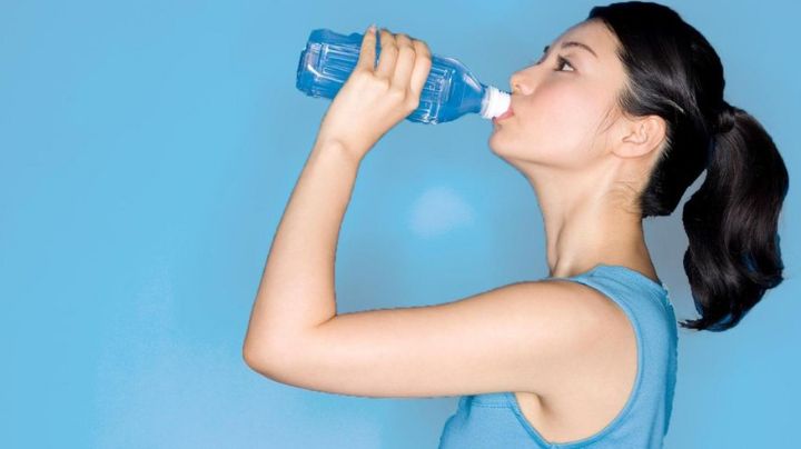 2 formas de hidratar tu cuerpo sin beber un vaso de agua