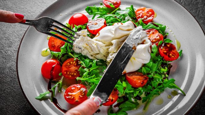 Ensalada de burrata: La receta perfecta para comer saludable y delicioso en minutos