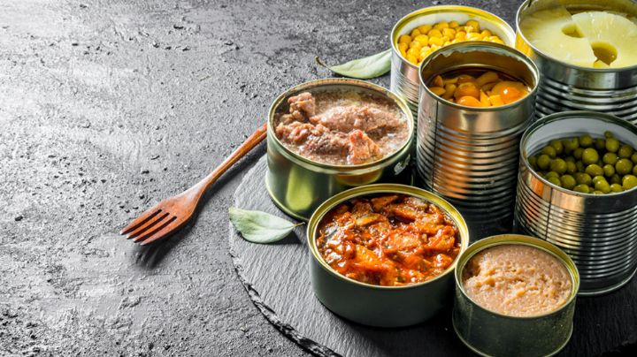 Entérate del porqué no deberías guardar las latas con comida en el refrigerador