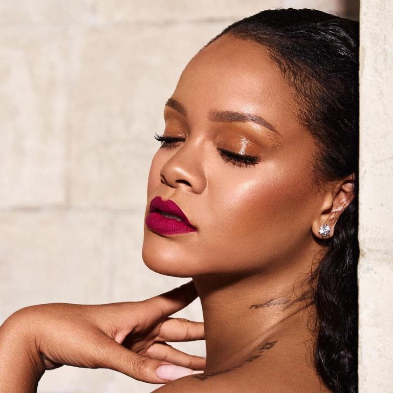 Rihanna maquillaje