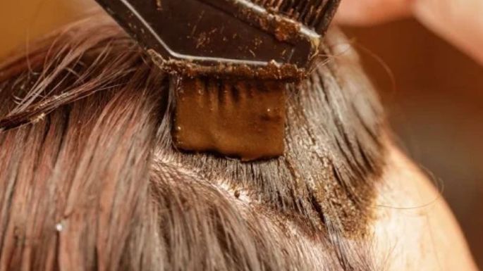 ¿Teñirse el pelo con henna? Esto es lo que debes saber antes de hacerlo