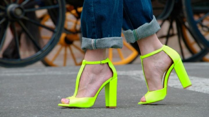 Sandalias flúor: El calzado del verano que no dejarás de usar en todo el año