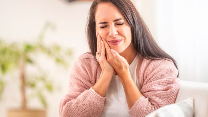 El estrés afecta a los dientes: Así es cómo tu dentadura corre peligro