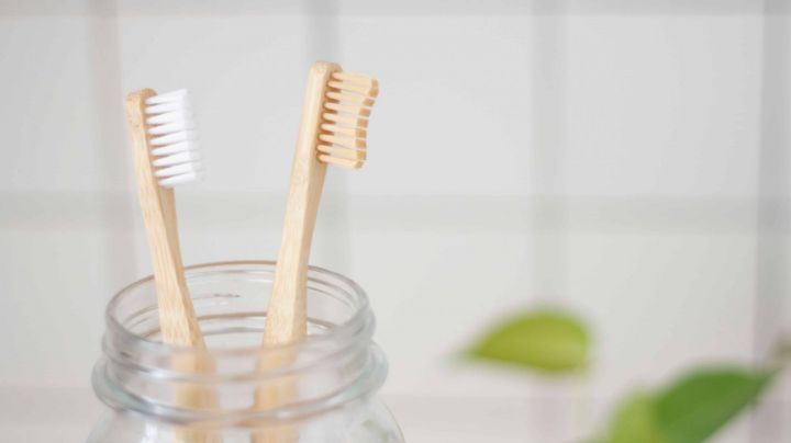 No tires el cepillo de dientes: 6 formas en las que puedes reutilizarlo