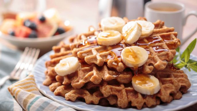 ¿Sin ideas para el desayuno? Prueba waffles de plátano con avena en menos de 15 minutos