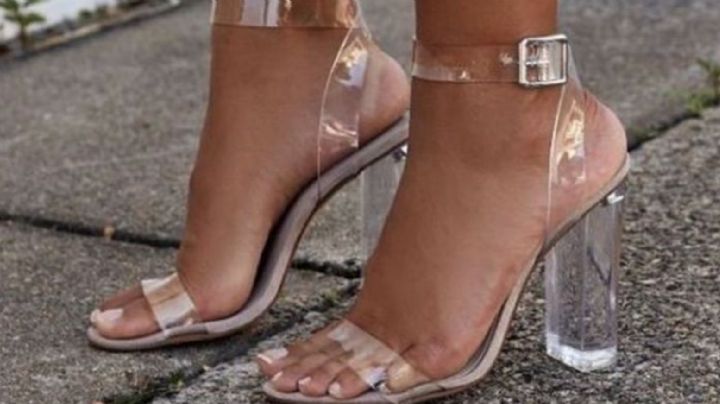 Sandalias de tacón transparente: Por esta razón debes tener este tipo de calzados