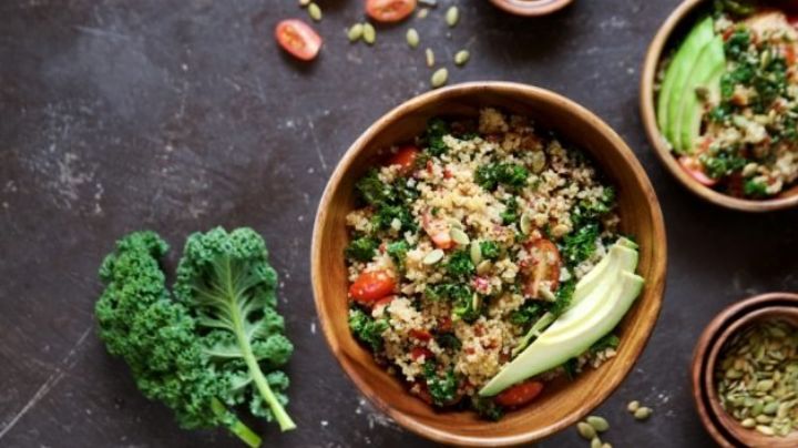 No te compliques demasiado: Receta de ensalada de quinoa y kale