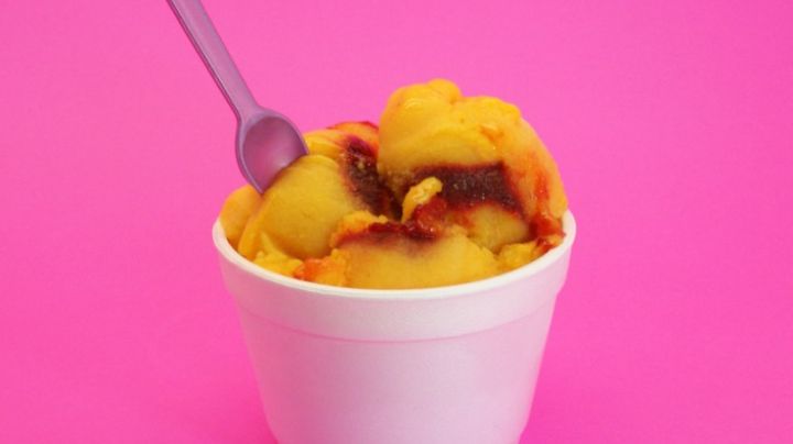 Hazle frente al calor con esta receta de helado de mango con chamoy