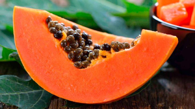 Papayas, apio, piña y otros alimentos que combaten las celulitis