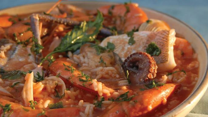 No te quedes sin probarla: Receta veracruzana de arroz a la tumbada