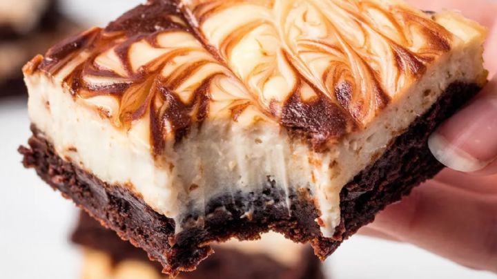 Consiente tu paladar con este delicioso y sencillo cheesecake de brownie