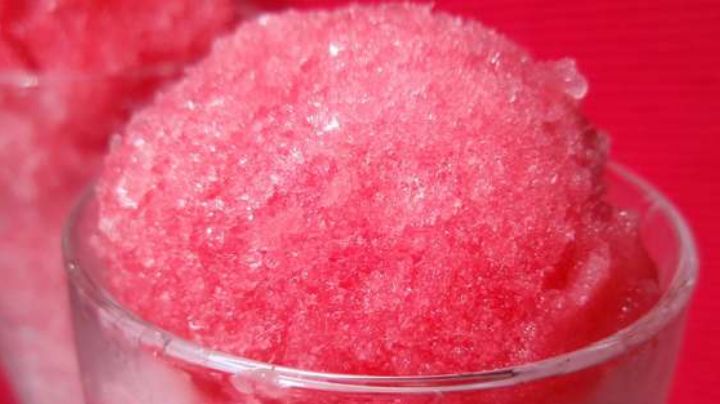 Raspado de frambuesa y hierbabuena, te compartimos la receta para hacerle frente al calor