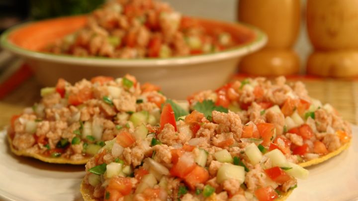 Aquí todos los ingredientes que necesitas para preparar tostadas de soya y jitomate