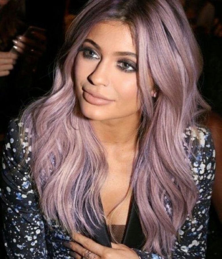 Kylie Jenner cabello colores pastel