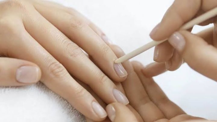 Dale un respiro a tus uñas: Sigue el paso a paso de la manicura détox japonesa