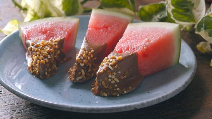 Refrescante y dulce: Prepara en pocos minutos un postre de sandía con chocolate