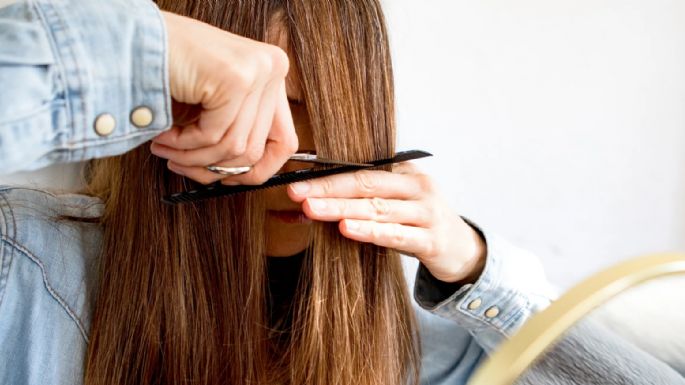 Consigue el estilo de moda por tu cuenta: Pasos para cortar tu cabello en capas en casa