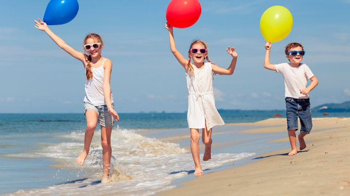 ¿Te vas de vacaciones? 5 ideas para ocupar a tus hijos en la playa