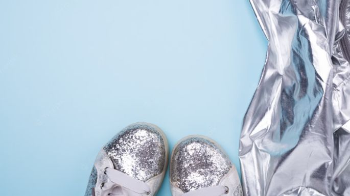 Esta es la razón por la que deberías poner papel aluminio en tus zapatos este invierno