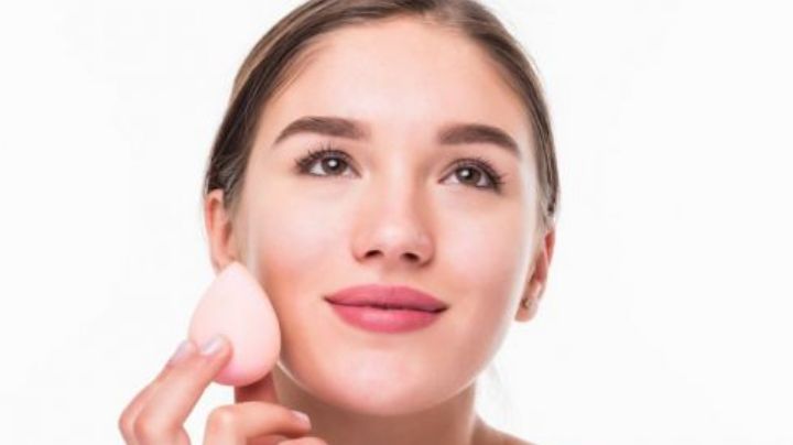 Diferencias entre aplicar el maquillaje con esponja, dedos o brocha