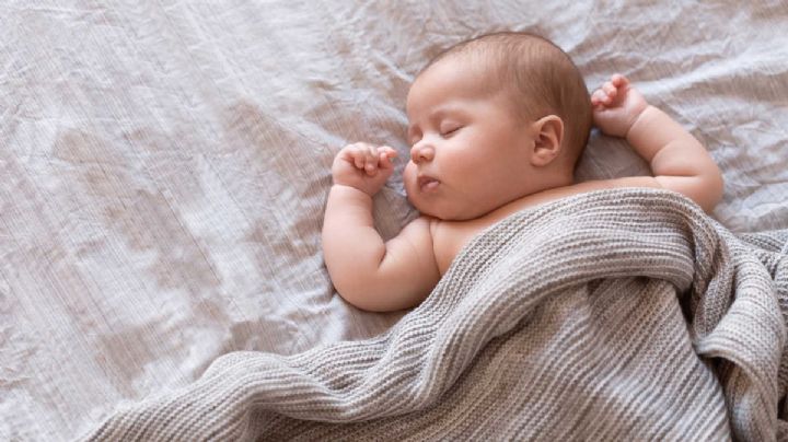 ¿Cómo vestir al bebé por la noche? Consejos según las estaciones
