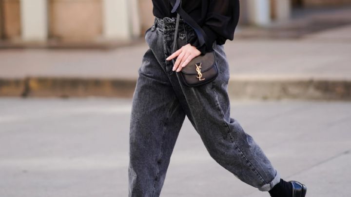 Pantalones grises: Cómo combinar la prenda que las expertas de moda ya usan