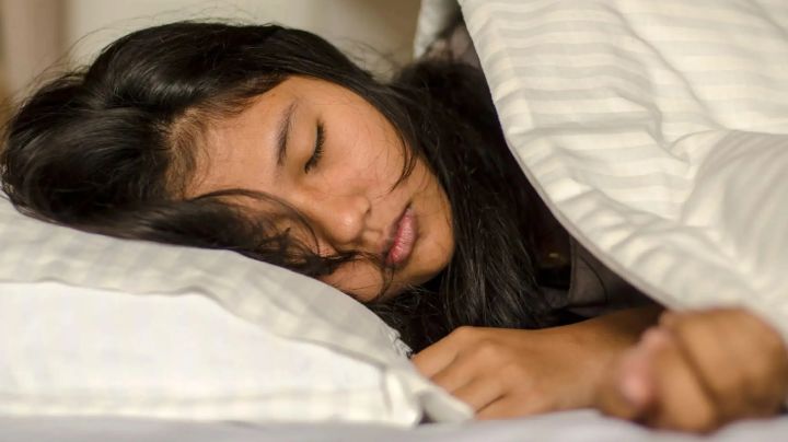 'Pies de langosta': Pon a prueba este truco que te ayuda a dormirte más rápido y profundo