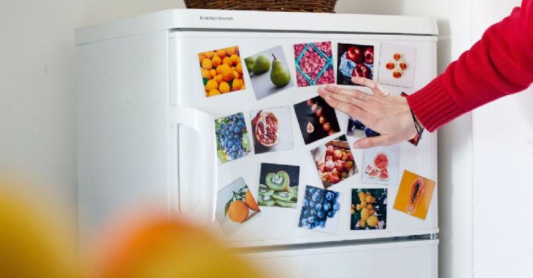 Investiga cuál es la razón del mal olor de tu refrigerador