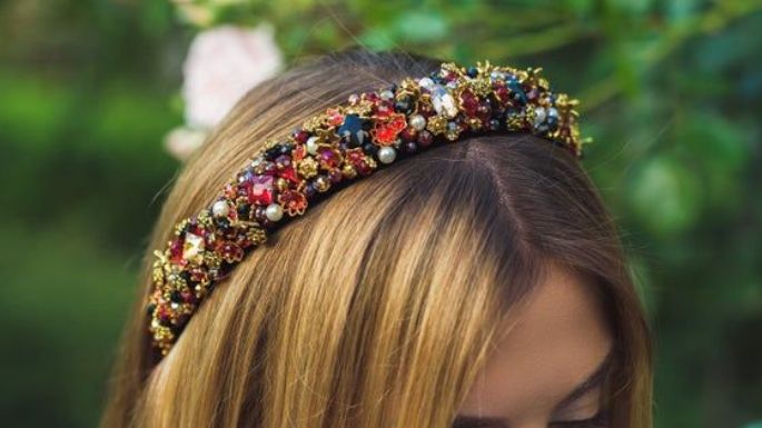 Peinados con diadema: 3 opciones para arreglar tu cabello con este accesorio