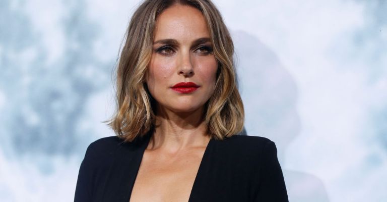 Natalie Portman luciendo el cabello hasta la clavícula