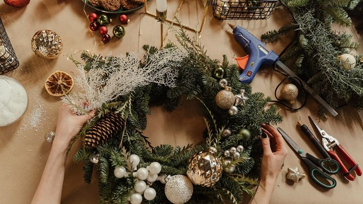 Haz una corona navideña: Ideas artesanales y sencillas para decorarla