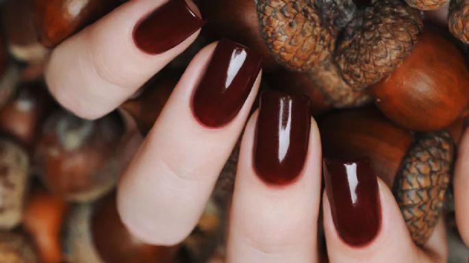 'Charol nails': Prueba la nueva tendencia en manicura que hace que tus manos brillen